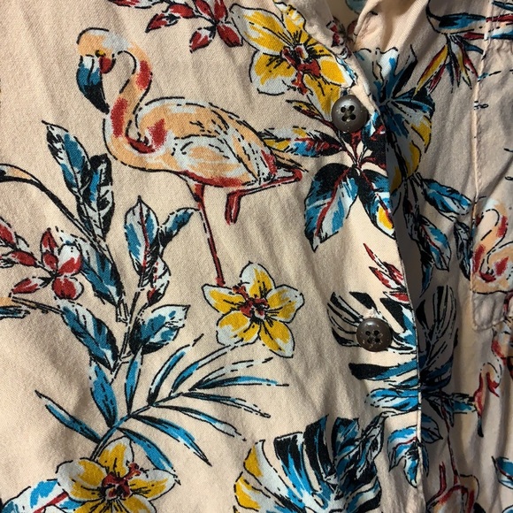 Flamingo button down shirt. - Picture 3 of 3